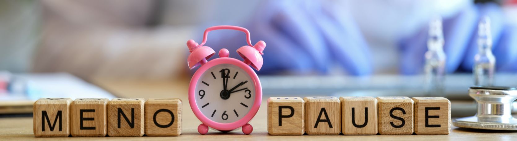 KOPIAK~1 Menopauza to wymagający czas dla kobiecego organizmu. Nasz artykuł pomoże Państwu zrozumieć, jakie składniki w suplementach diety są kluczowe w tym okresie. Przedstawimy wyjątkowe właściwości witamin i minerałów oraz wyjaśnimy jak wybrane suplementy mogą korzystnie wpłynąć na samopoczucie. Warto dbać o siebie z odpowiednim wsparciem!