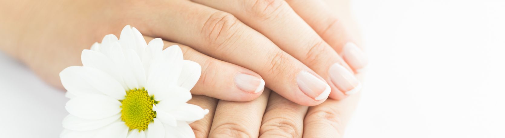 Jakie składniki są kluczowe w kompleksach na włosy i paznokcie?