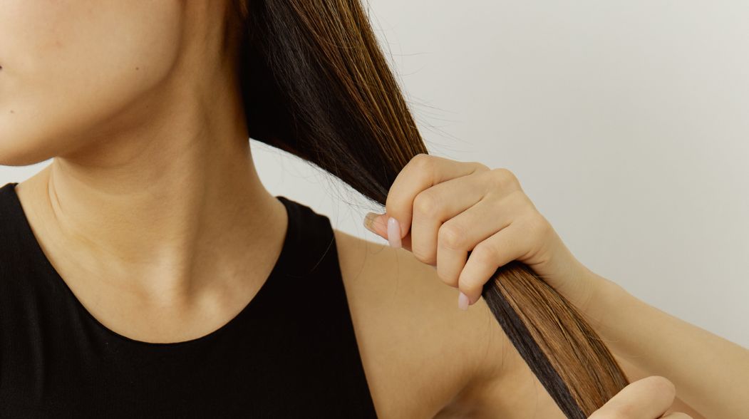 Jakie składniki są kluczowe w kompleksach na włosy i paznokcie?